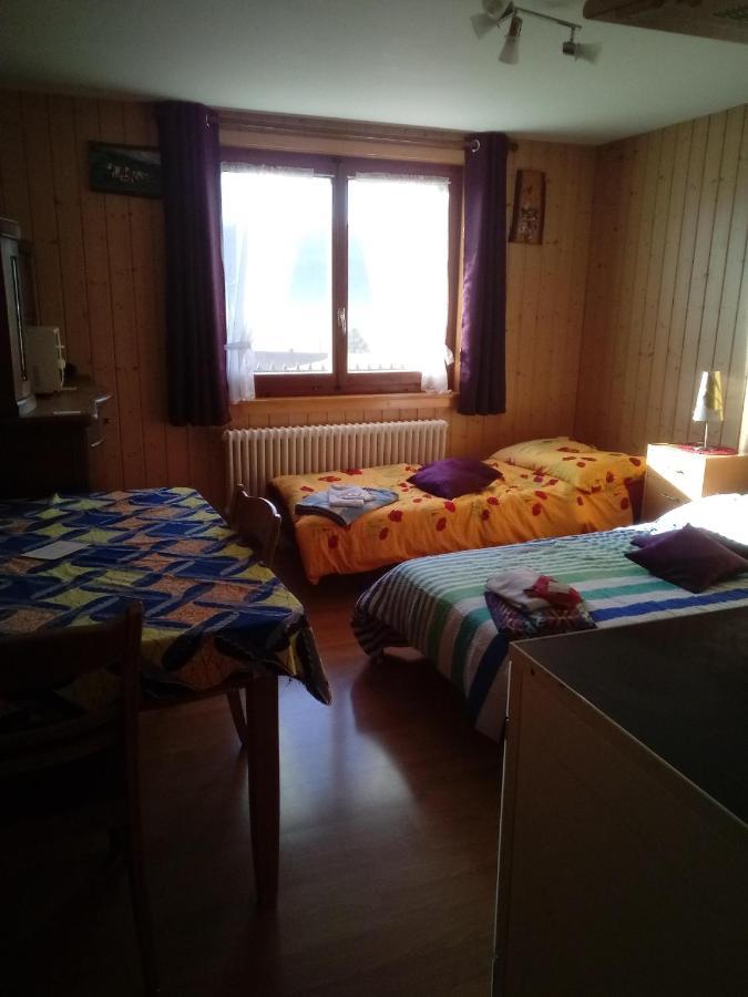 Chambre D'Hotes Petit Martel Les Ponts-de-Martel Екстериор снимка